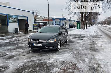 Седан Volkswagen Passat 2014 в Киеве