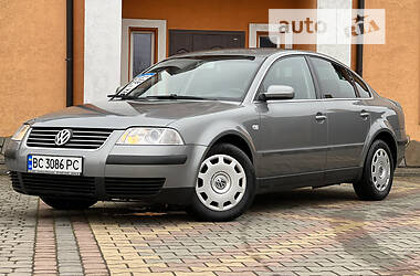 Седан Volkswagen Passat 2003 в Самборе