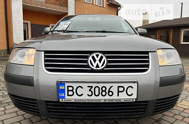 Седан Volkswagen Passat 2003 в Самборе