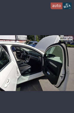 Седан Volkswagen Passat 2012 в 