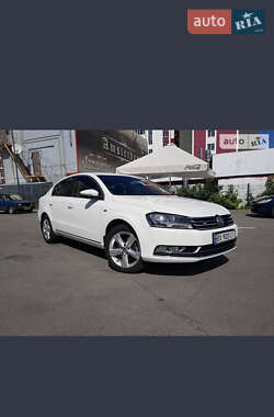 Седан Volkswagen Passat 2012 в 