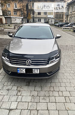 Седан Volkswagen Passat 2014 в Харькове