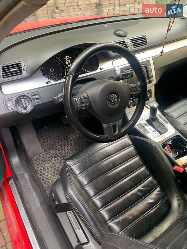 Универсал Volkswagen Passat 2010 в Львове