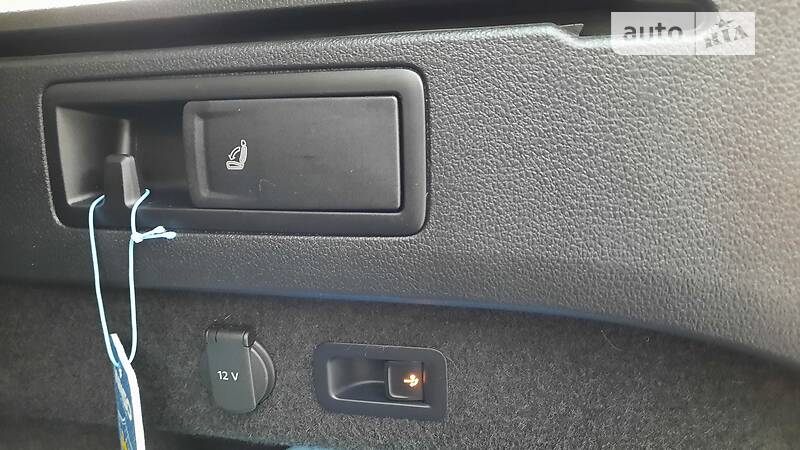 Седан Volkswagen Passat 2015 в Львові