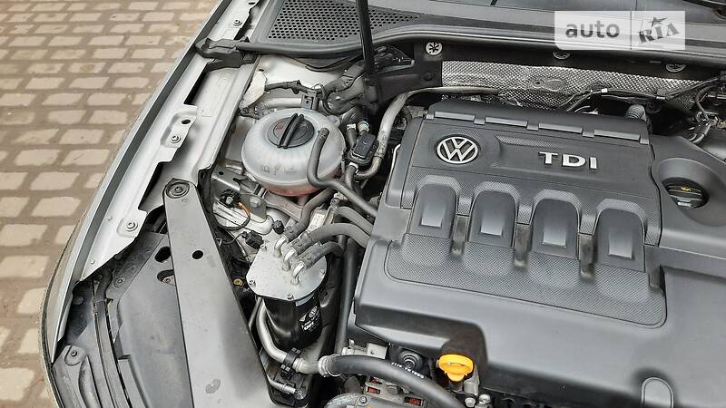 Седан Volkswagen Passat 2015 в Львові
