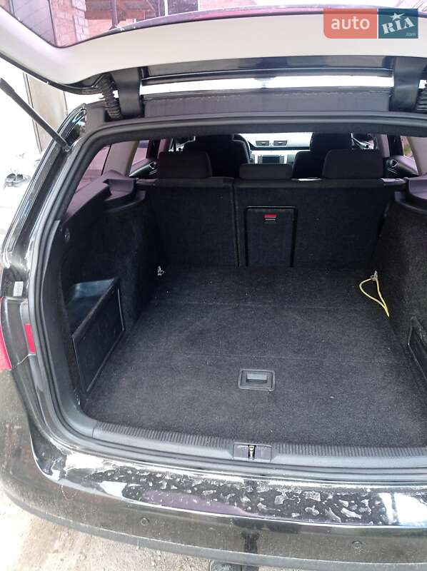 Універсал Volkswagen Passat 2010 в Кропивницькому