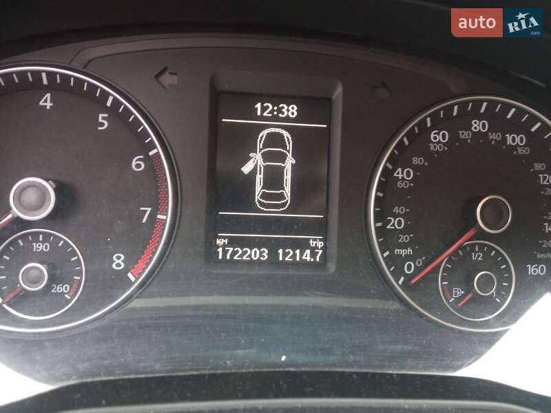 Седан Volkswagen Passat 2012 в Іршаві