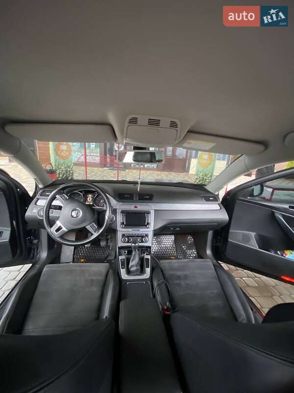 Універсал Volkswagen Passat 2010 в Надвірній