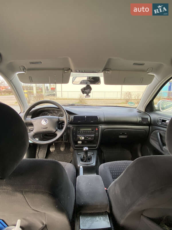 Седан Volkswagen Passat 2002 в Харкові