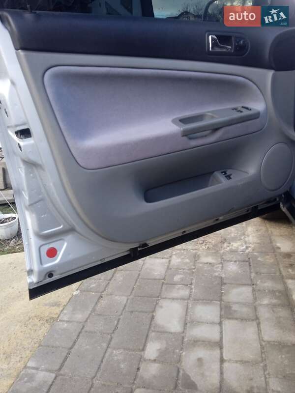 Седан Volkswagen Passat 2003 в Долині