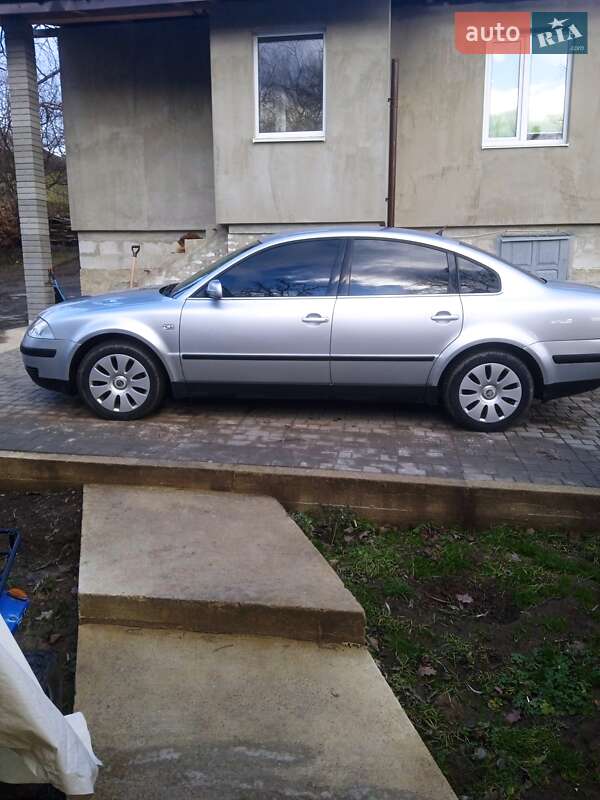 Седан Volkswagen Passat 2003 в Долині