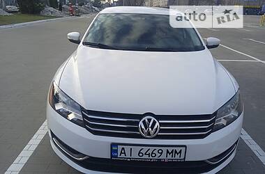 Седан Volkswagen Passat 2012 в Броварах