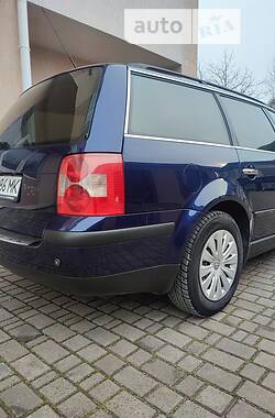 Универсал Volkswagen Passat 2000 в Пустомытах