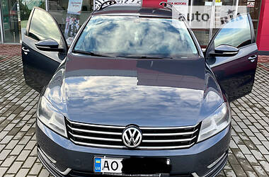 Универсал Volkswagen Passat 2011 в Хусте