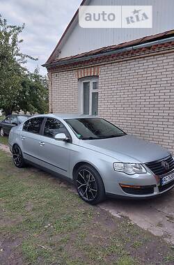 Седан Volkswagen Passat 2005 в Луцке