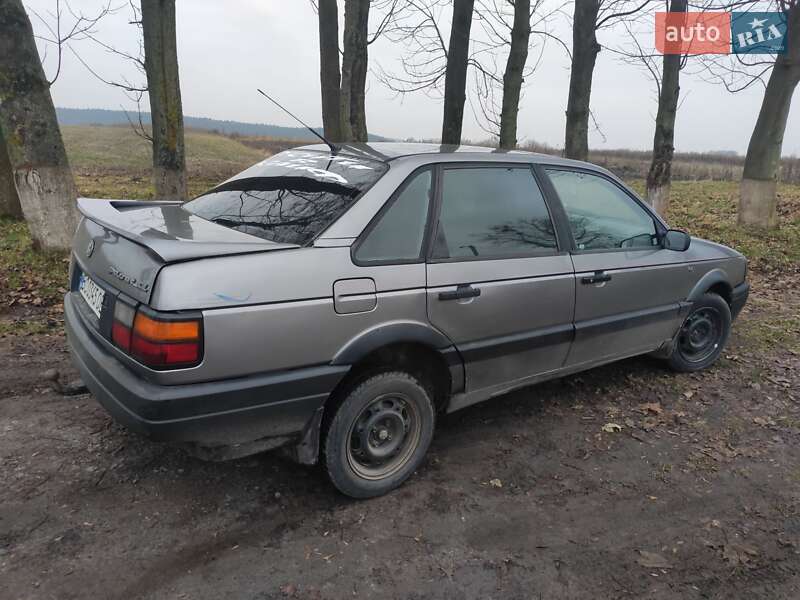 Седан Volkswagen Passat 1991 в Львові
