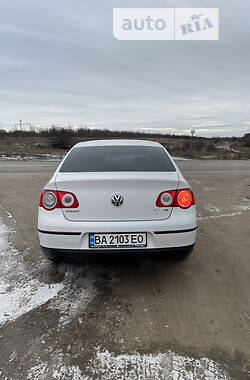 Седан Volkswagen Passat 2008 в Кропивницком