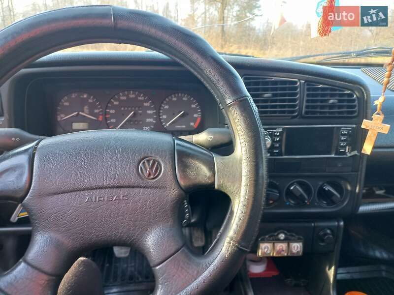 Універсал Volkswagen Passat 1994 в Шептицькому