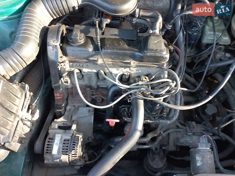 Універсал Volkswagen Passat 1994 в Шептицькому