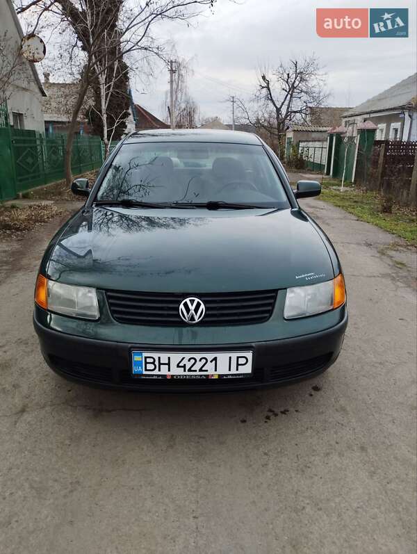 Седан Volkswagen Passat 1997 в Килии