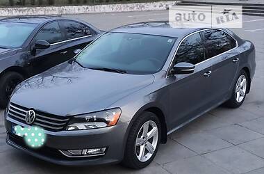 Седан Volkswagen Passat 2015 в Луцке