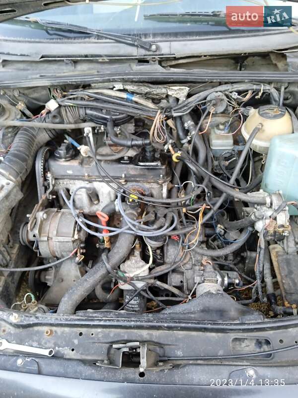 Седан Volkswagen Passat 1989 в Подільську