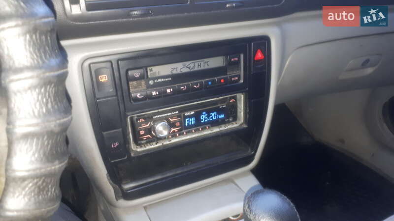 Універсал Volkswagen Passat 2001 в Києві