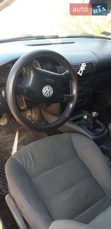 Седан Volkswagen Passat 2004 в 
