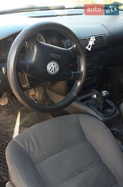 Седан Volkswagen Passat 2004 в 