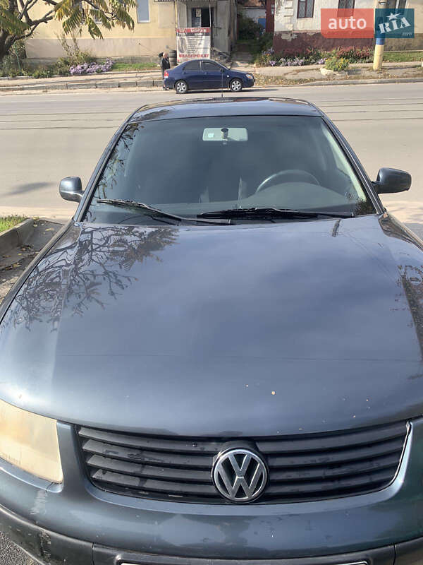 Седан Volkswagen Passat 2000 в Харькове