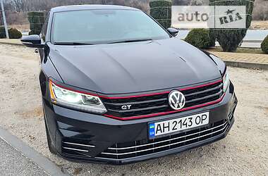 Седан Volkswagen Passat 2018 в Днепре