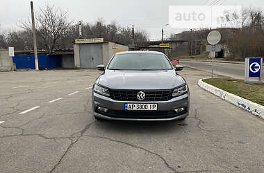 Седан Volkswagen Passat 2016 в Запоріжжі