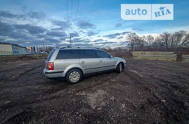 Универсал Volkswagen Passat 2000 в Иваничах