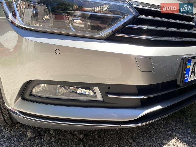 Седан Volkswagen Passat 2017 в Дніпрі