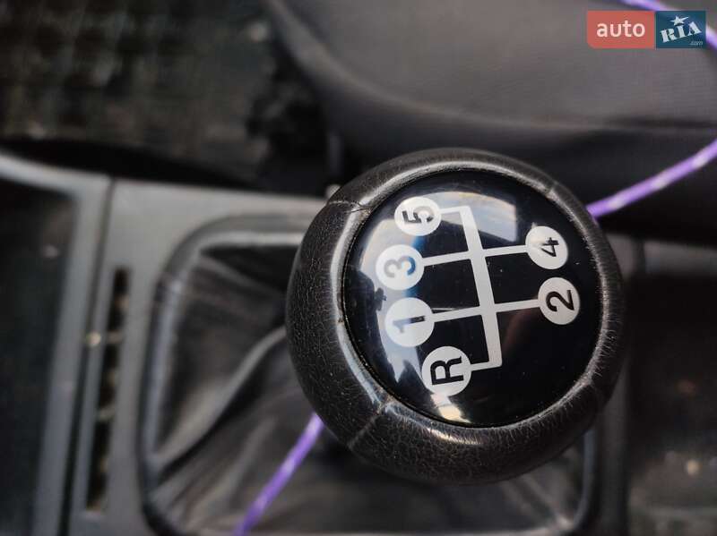 Універсал Volkswagen Passat 1992 в Вараші