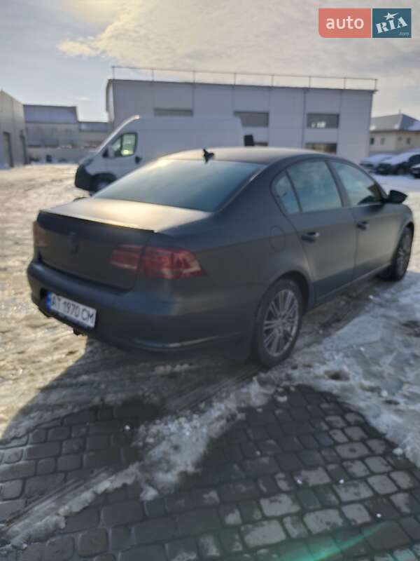 Седан Volkswagen Passat 2011 в Ивано-Франковске