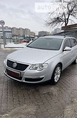 Универсал Volkswagen Passat 2010 в 