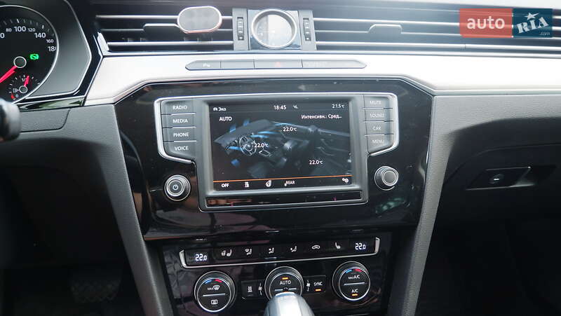 Універсал Volkswagen Passat 2015 в Києві