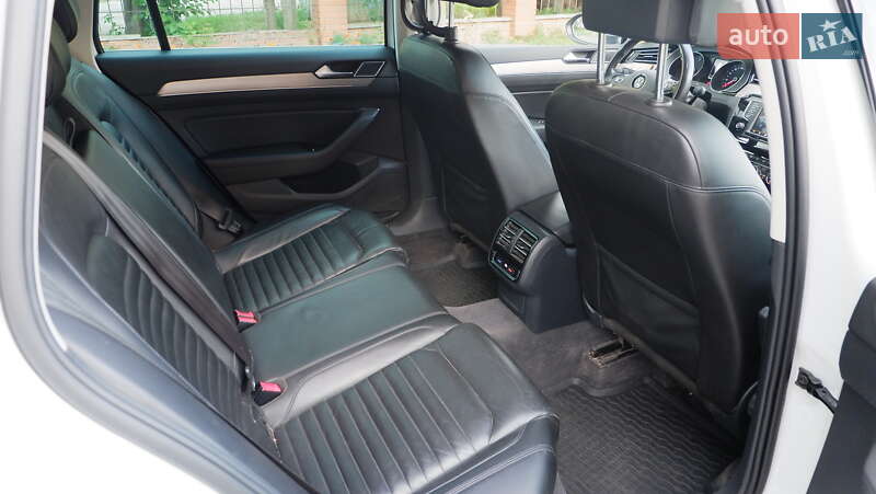 Універсал Volkswagen Passat 2015 в Києві