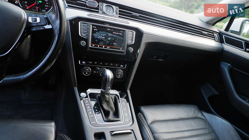 Універсал Volkswagen Passat 2015 в Києві