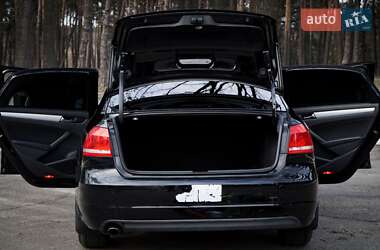 Седан Volkswagen Passat 2012 в 