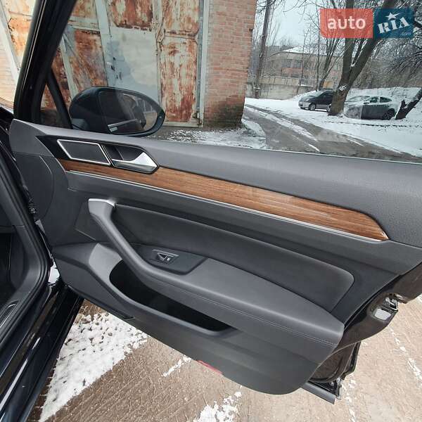 Седан Volkswagen Passat 2015 в Кропивницком фото 20 Седан Volkswagen Passat 2015 в Кропивницком