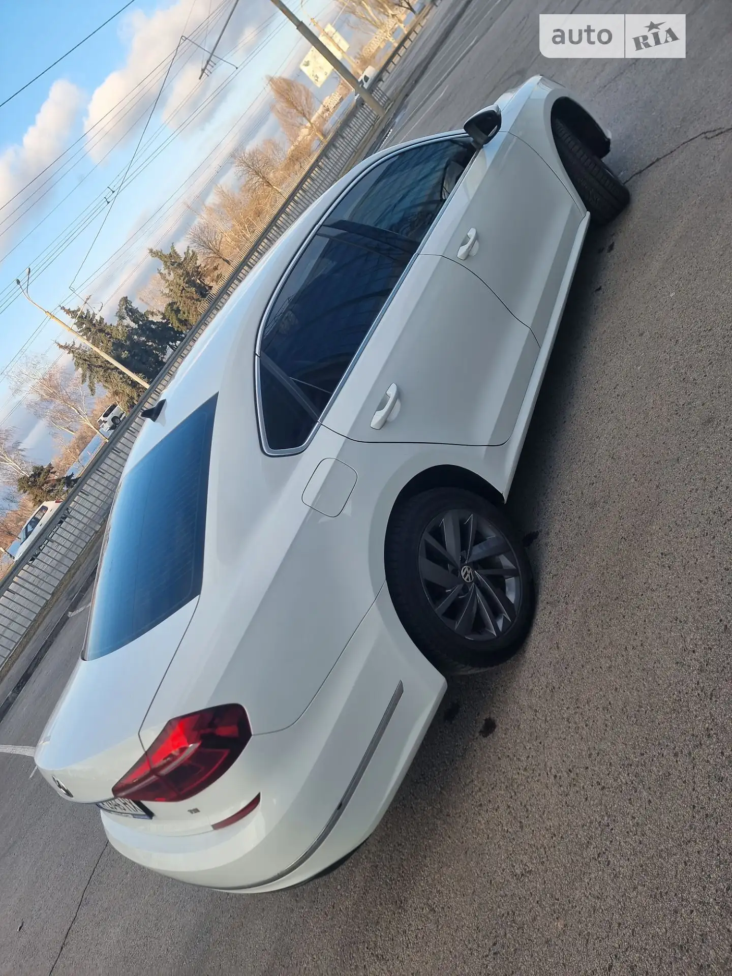 2017 Volkswagen Passat - мініатюра 9