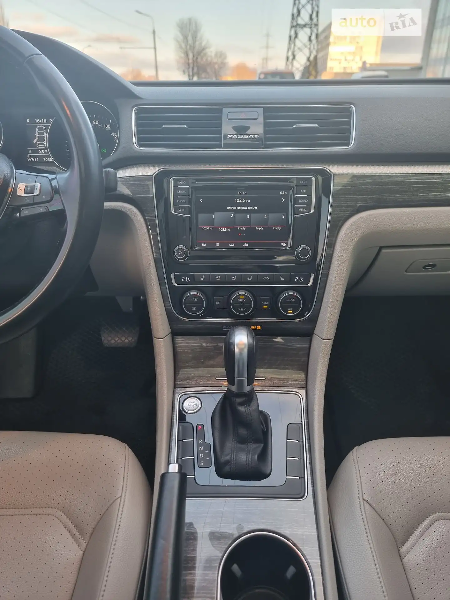 2017 Volkswagen Passat - мініатюра 24