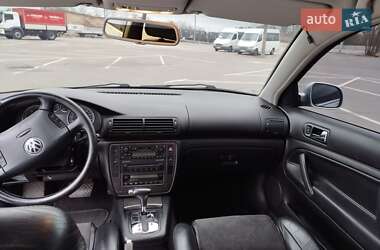 Седан Volkswagen Passat 2001 в 