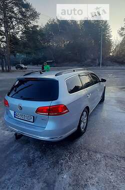 Универсал Volkswagen Passat 2012 в Рахове