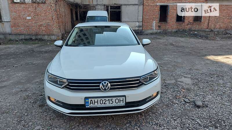 Седан Volkswagen Passat 2016 в Николаеве