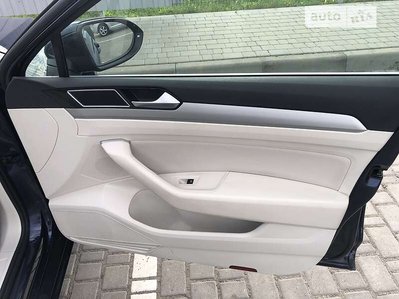 Універсал Volkswagen Passat 2017 в Луцьку