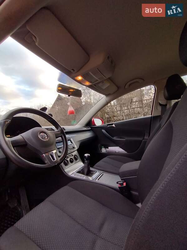 Універсал Volkswagen Passat 2009 в Миколаєві
