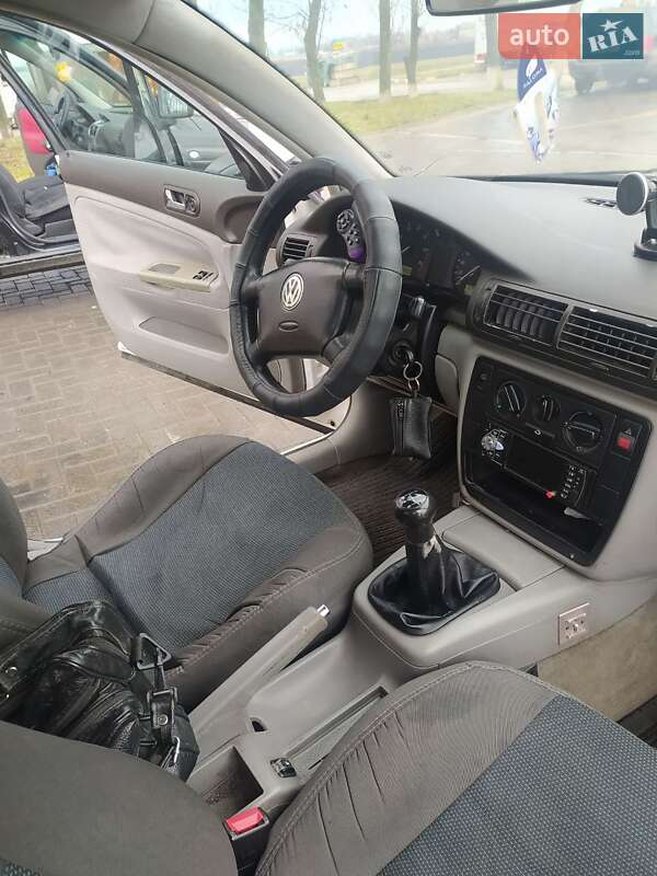 Седан Volkswagen Passat 1998 в Харькове